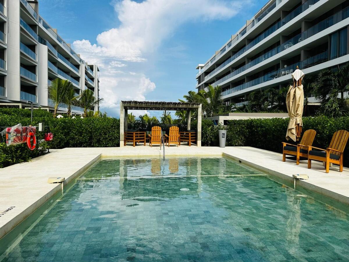 Spectacular Beachfront Apartamento