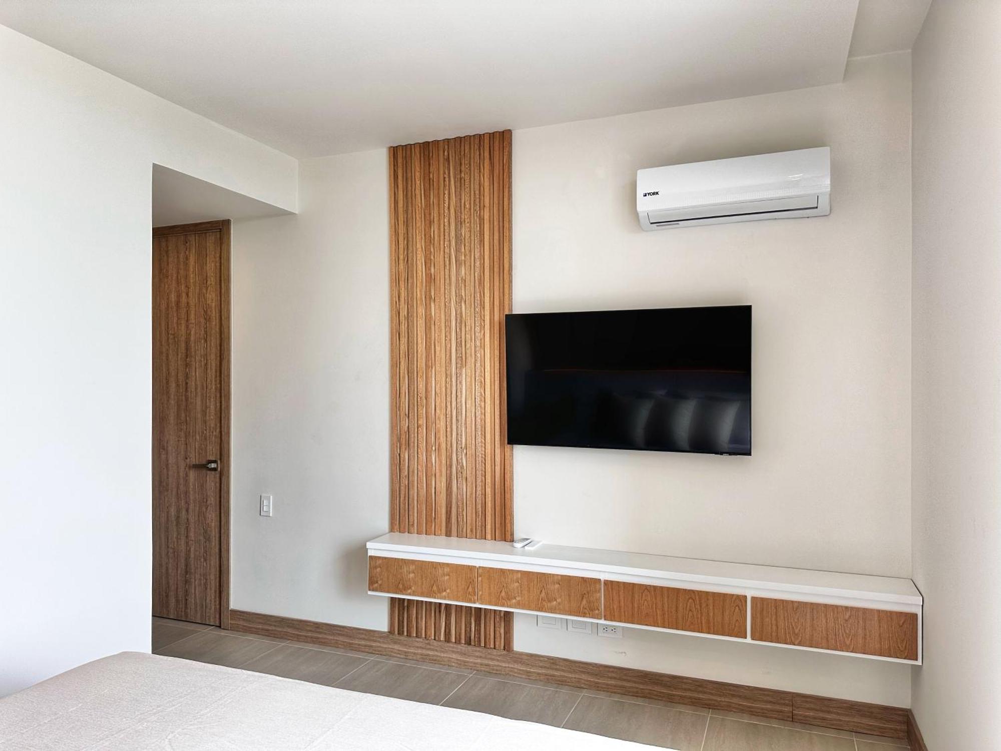 Spectacular Beachfront *