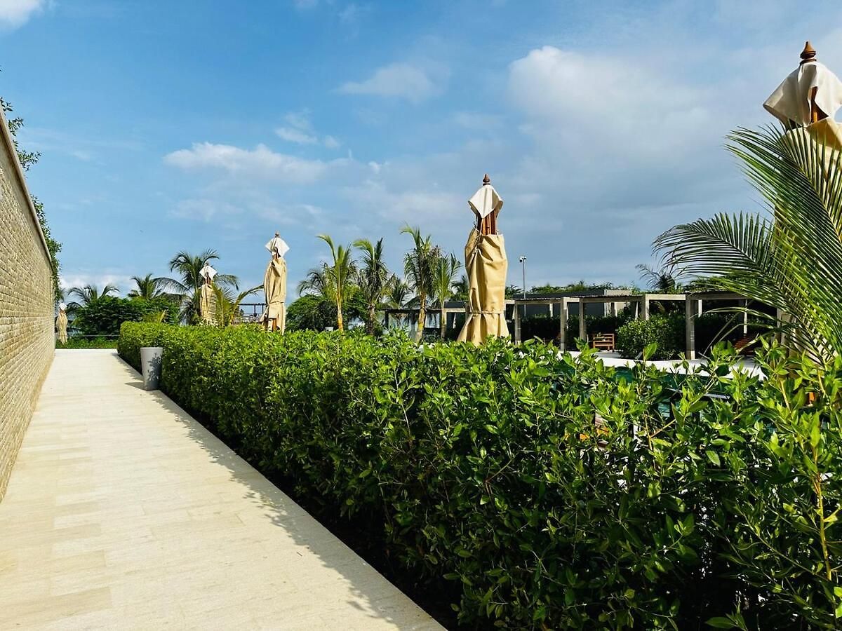 Spectacular Beachfront *