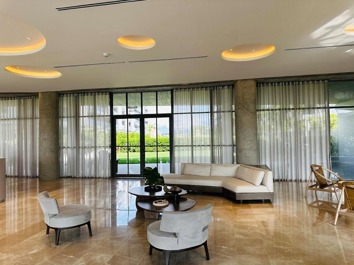 Spectacular Beachfront Apartamento *