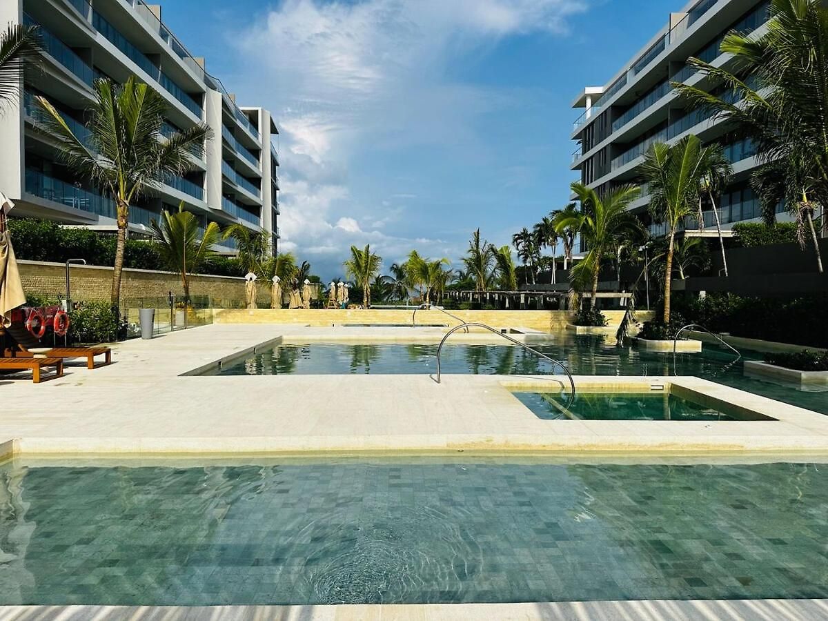 Spectacular Beachfront Apartamento *