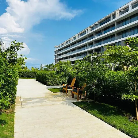 Spectacular Beachfront Apartment *