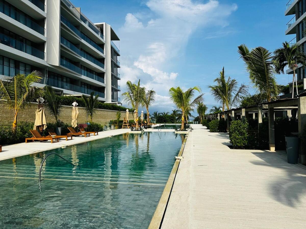 Spectacular Beachfront