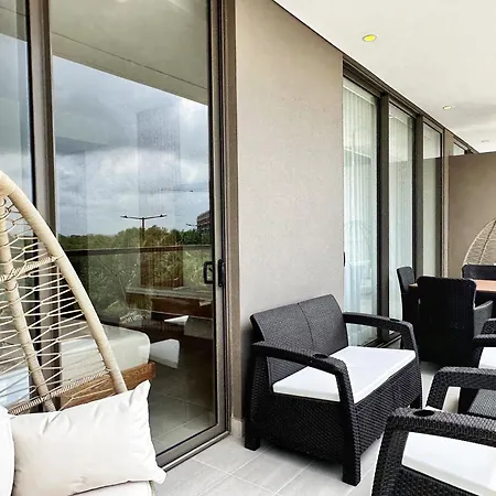 Spectacular Beachfront Apartamento