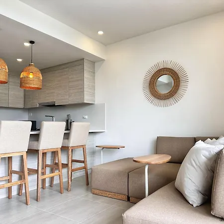 Spectacular Beachfront Apartamento *